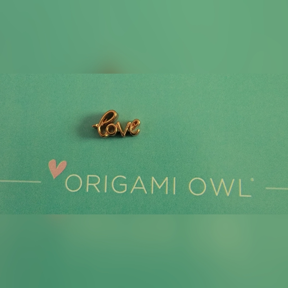 Origami Owl "love" charm